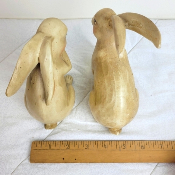 2 Charming Tan Resin Rabbit Figurines Antique Glaze Rustic Finish Easter Garden - Picture 5 of 12
